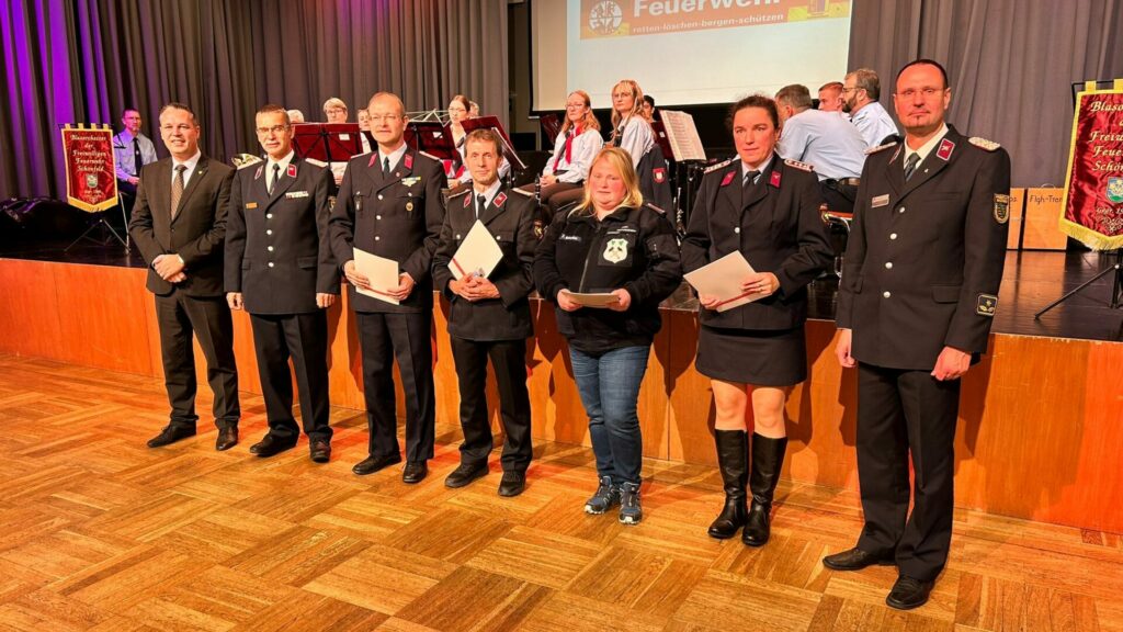 28.10.2023 Zweite Auszeichnungsveranstaltung Landratsamt Erzgebirgskreis Aktiver Dienst in Thum
